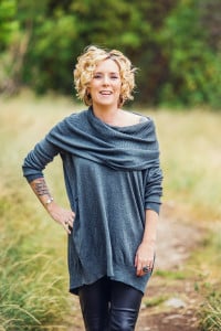 Melanie_Bates-_DSC0232crop_1-2731614879-O