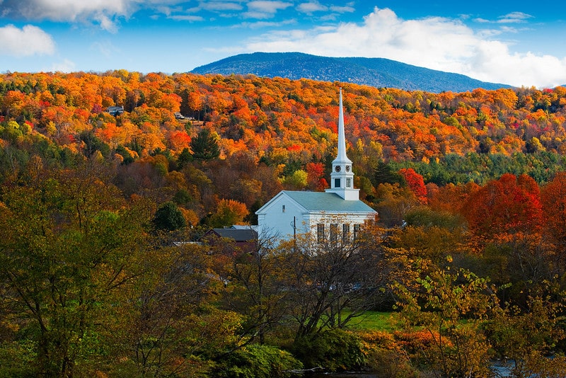 Join Jen Pastiloff and Emily Rapp at a writing and the body retreat in Stowe, Vermont Oct 2015. This will be their 3rd one together in Stowe. Click the photo to book.
